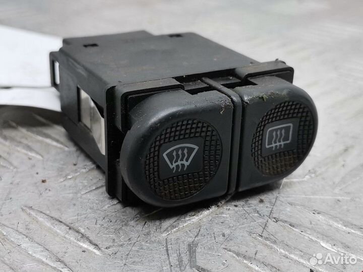 Кнопка обогрева лобового стекла Volkswagen Sharan