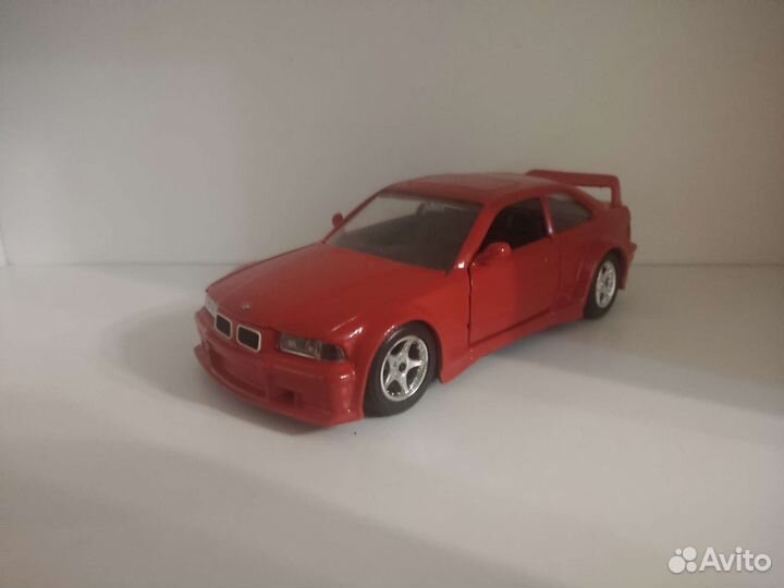 Bmw m3 e36 1/24 burago и колёса