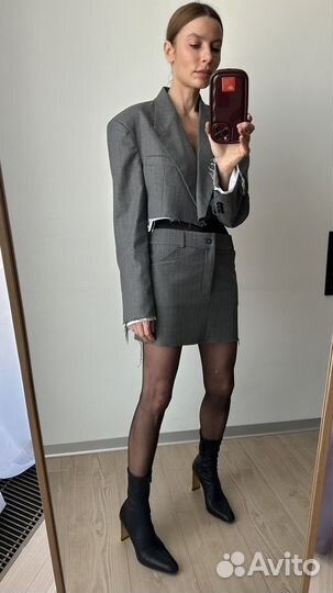 Костюм женский с юбкой и пиджаком