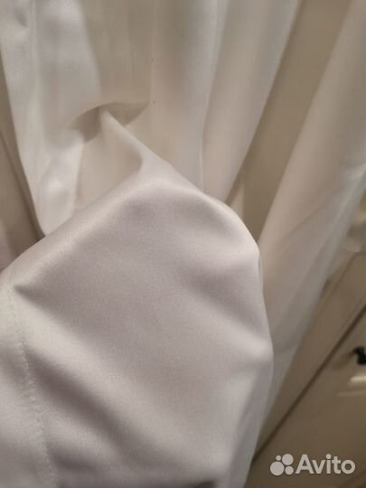 Плащ атласный с капюшоном