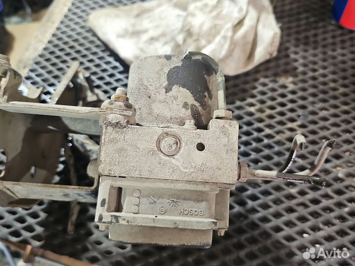 Блок ABS (насос) Nissan Primera P12