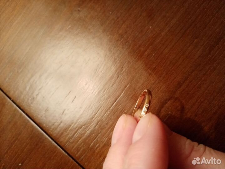 Золотое кольцо с бриллиантами дорожка