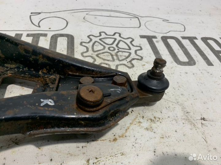 Рычаг передний правый Renault Symbol K7JA700 2005