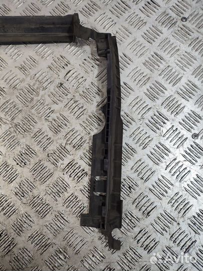 Б/У Воздуховод радиатора верхний Mercedes#001