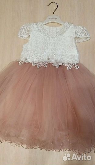 Нарядное платье для девочки 2-3 лет