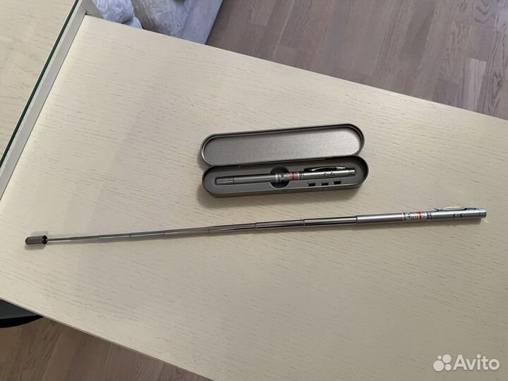 2 лазерных ручки-указки с футляром