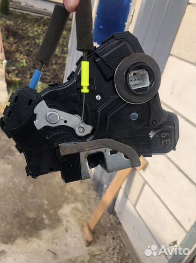 Замок двери camry 40