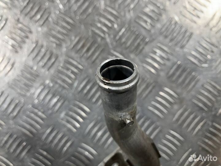 Трубка охлаждающей жидкости металлическая Audi A8