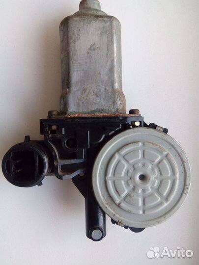 Стеклоподъёмник Toyota Rav4 85710-42070