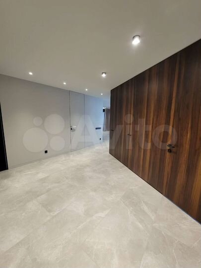 4-к. квартира, 137 м², 17/23 эт.