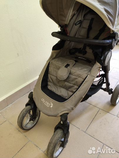 Коляска прогулочная Baby Jogger City Mini 4W
