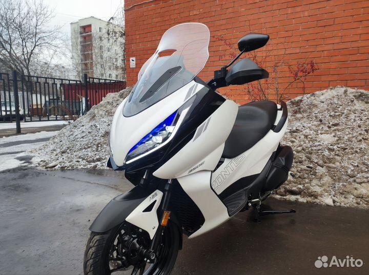 Максискутер Zontes 350e новый