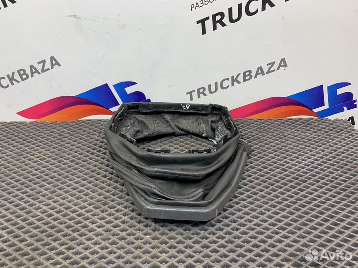 Кожух колонки рулевой Renault T, Volvo FH