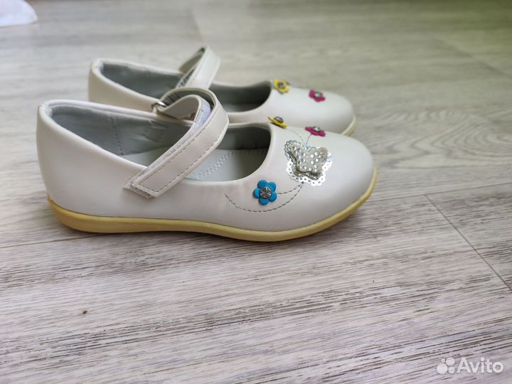 Туфли для девочки 28 размер белые