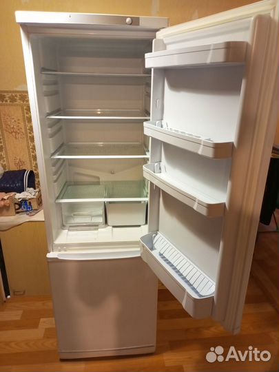 Холодильник Indesit на запчасти