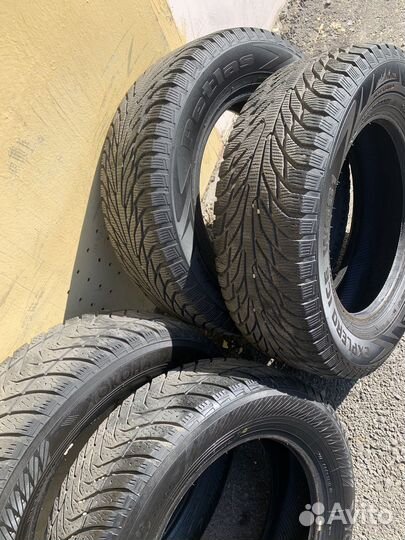 Petlas Explero Ice W681 215/65 R16