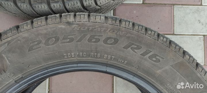 Pirelli Ice Zero FR 205/60 R16