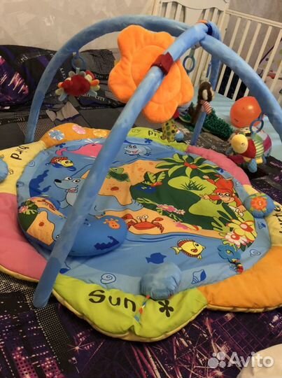 Развивающий коврик с дугами