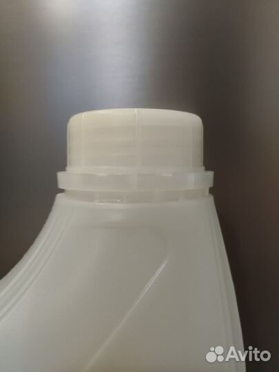 Пластиковая бутылка с фиксирующим кольцом новая