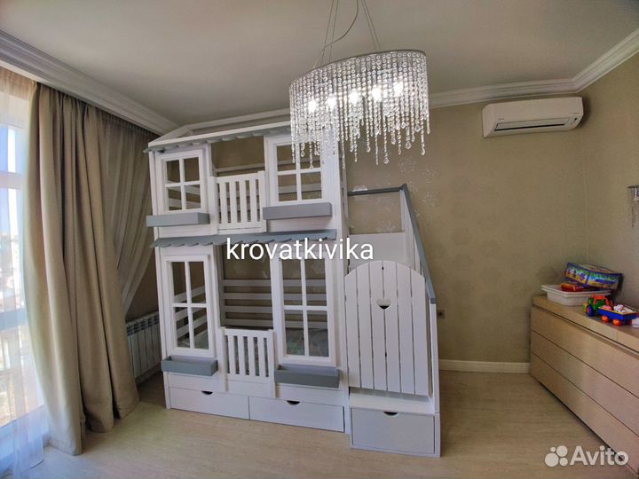 Детская двухъярусная кровать домик