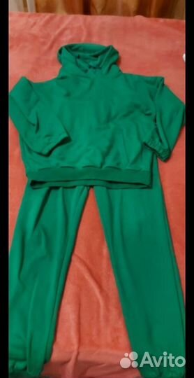 Спортивный костюм женский