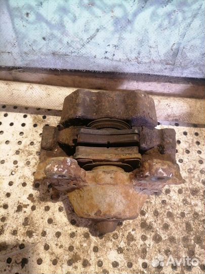 Суппорт тормозной задний левый Mercedes-Benz CLK-к