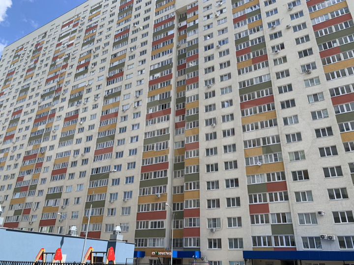 1-к. квартира, 42 м², 8/27 эт.