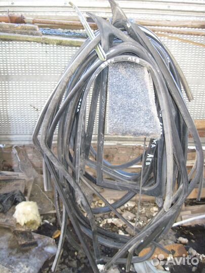 Уплотнитель двери Мерседес Спринтер 906