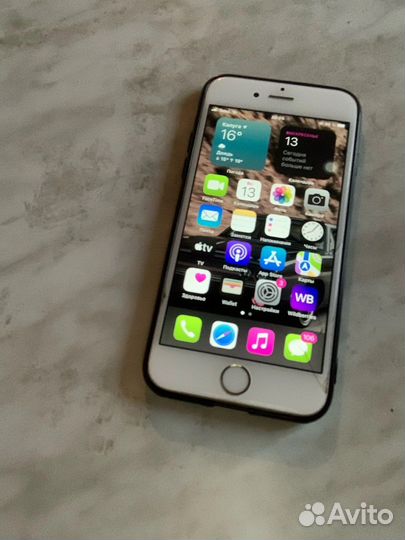 Телефон iPhone 6s