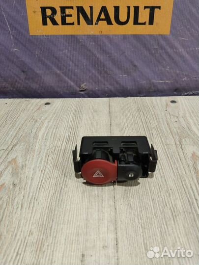 Кнопка аварийной сигнализации Renault clio 3