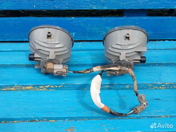 Пары противотуманные toyota ipsum 2006 года