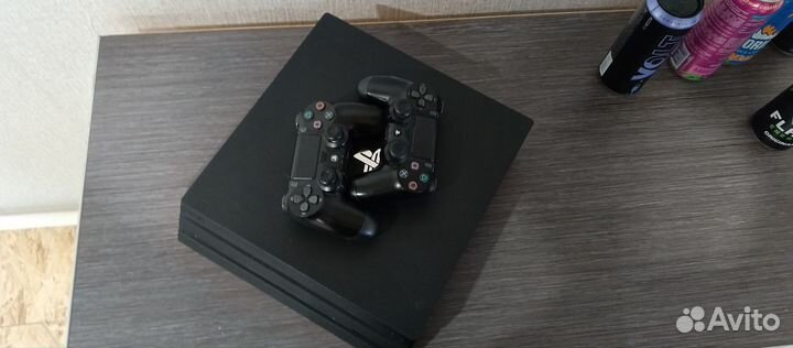 Игровая приставка ps4 pro 1tb