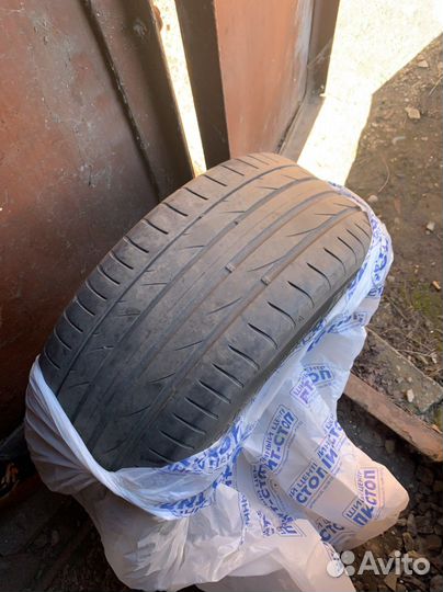 Maxxis Victra Sport SUV VS5 225/45 R17 и 245/45 R17 99Y