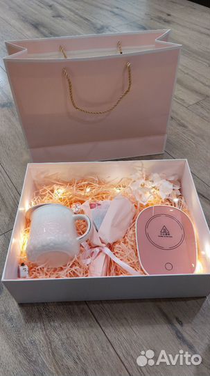 Подарочный набор: кружка с подогревом,букет