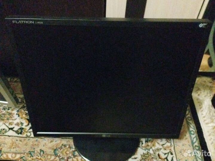 Монитор LG L1953S