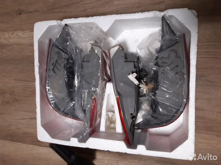 Фонари крышки багажника