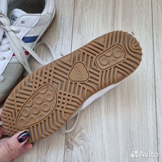 Футбольные бутсы для зала