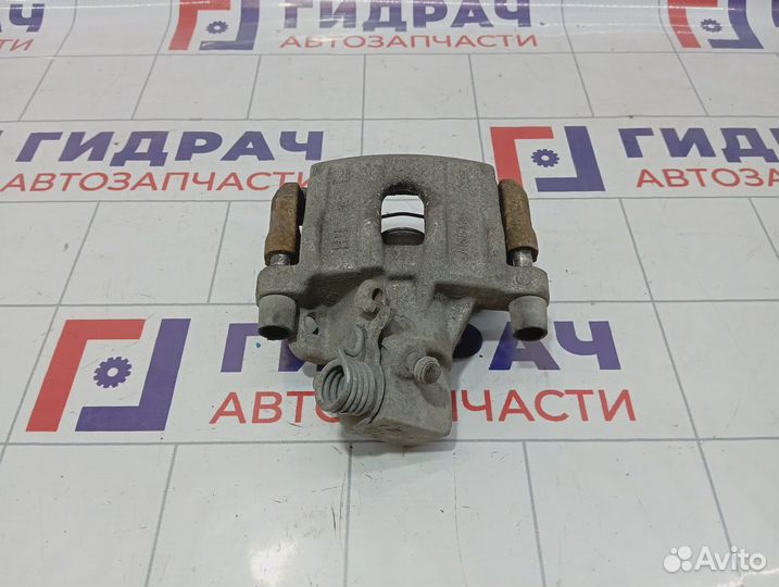 Суппорт тормозной задний правый Ford Focus 3 22102