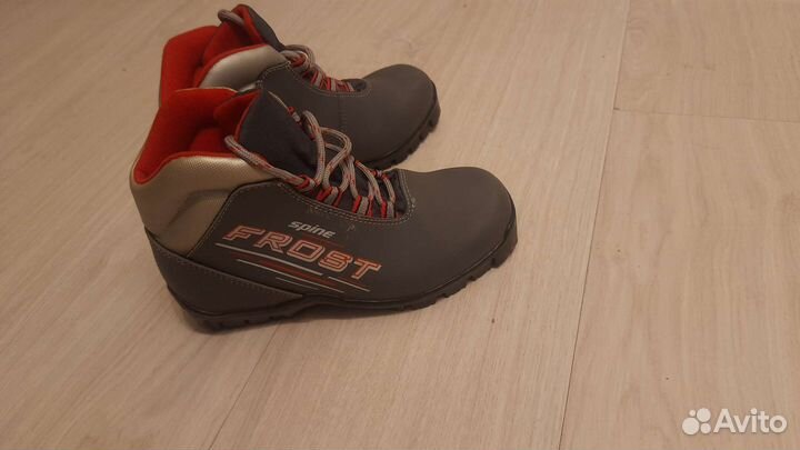 Лыжные ботинки