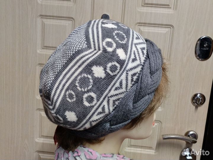 Шапка женская вязанная