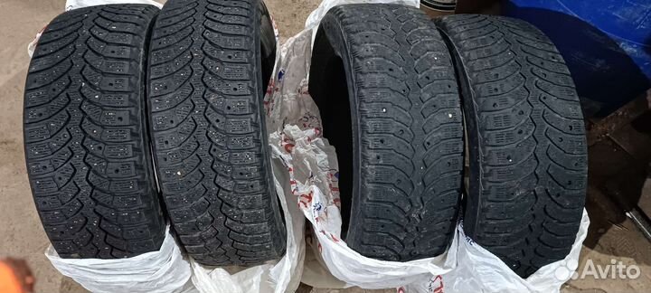 Bridgestone Blizzak Spike-01 185/60 R15