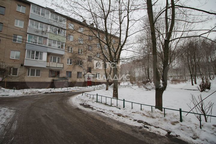 3-к. квартира, 52 м², 5/5 эт.