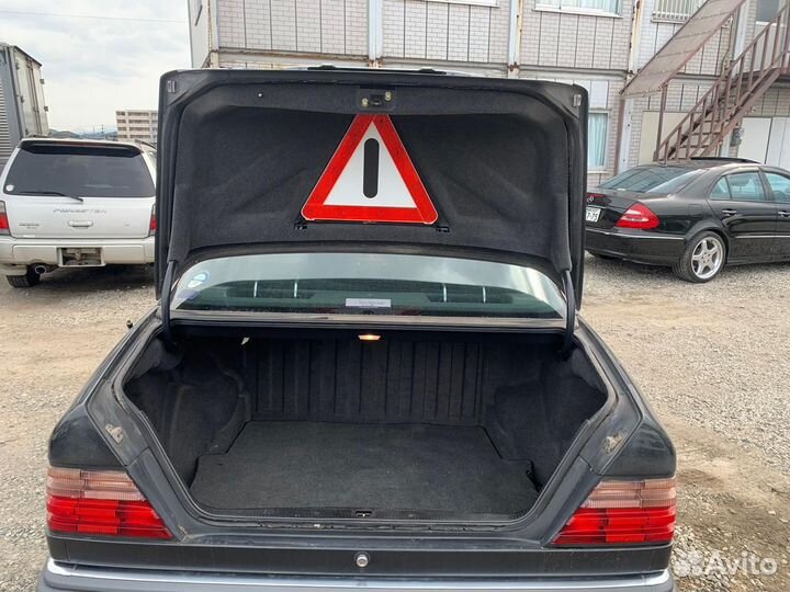 В разбор Mercedes W124 E320 38 т.км. Из Японии