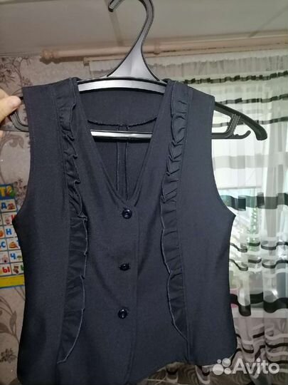 Жилетка для девочки школьная