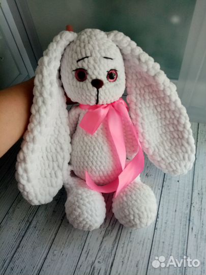 Игрушка плюшевый заяц