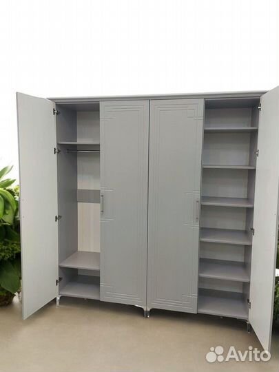 Шкаф распашной четырехдверный