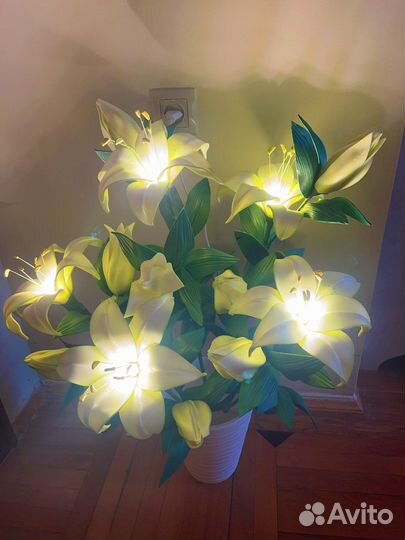 Светильник лилия