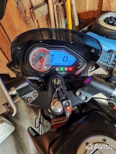 Bajaj pulsar 180 DTS-i