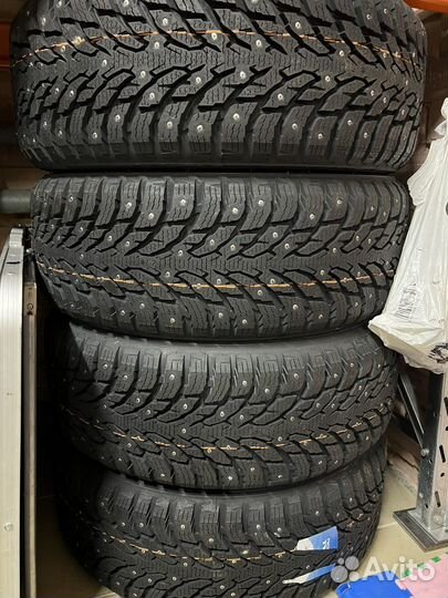 Nokian Tyres Hakkapeliitta 9 SUV 235/55 R18 104T