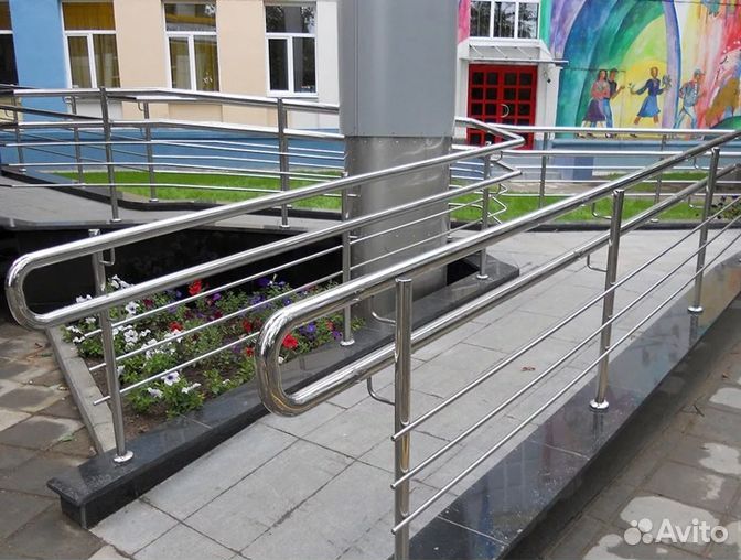 Перила, пopучни, огpaждения из нержавeющей cтали